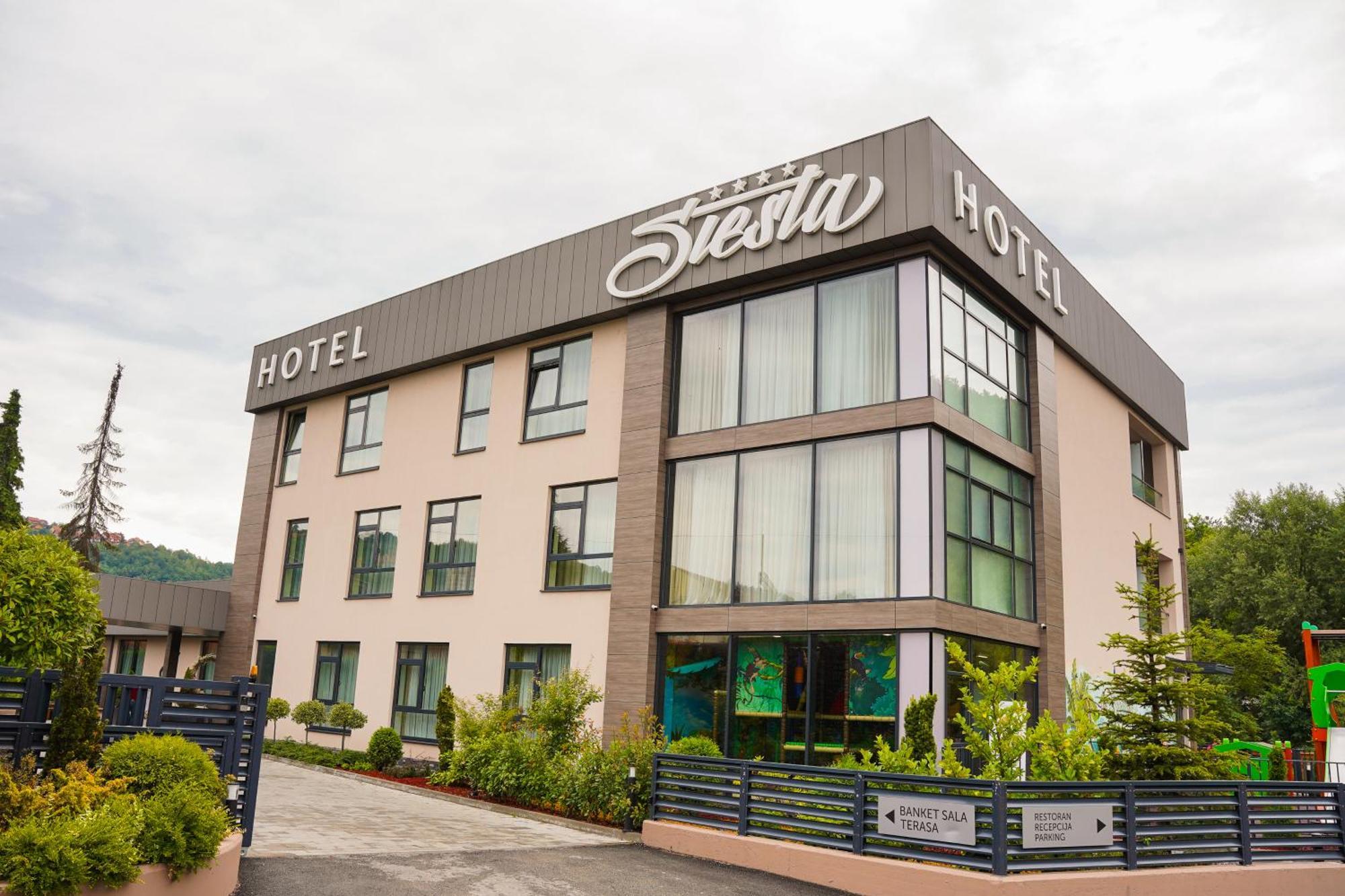 Hotel Siesta 우지체 외부 사진