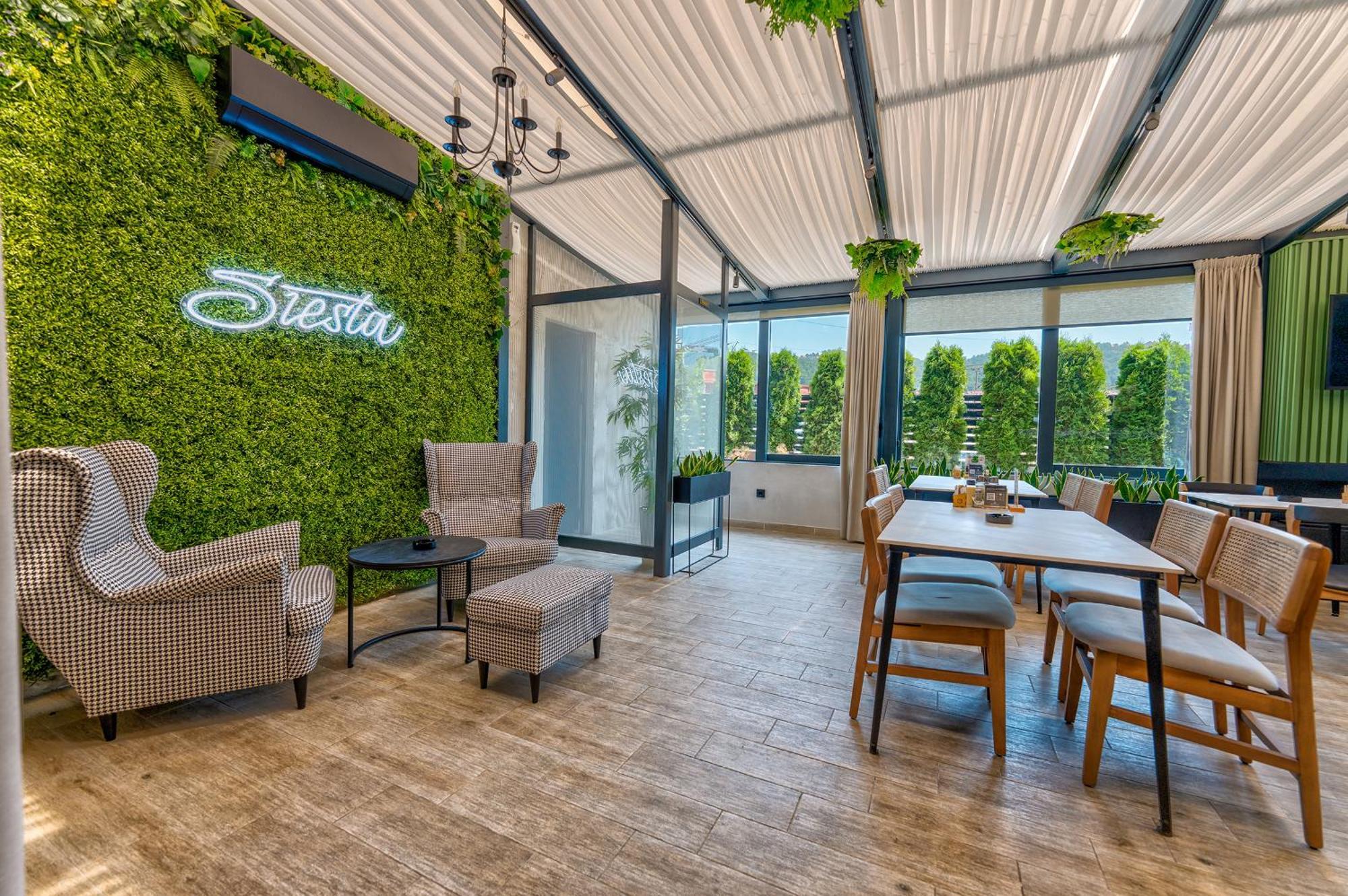 Hotel Siesta 우지체 외부 사진