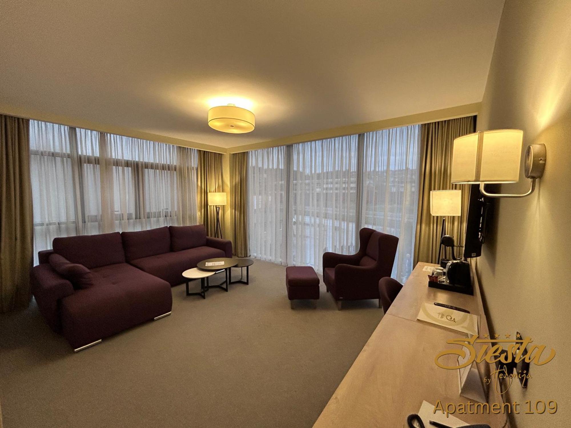Hotel Siesta 우지체 외부 사진