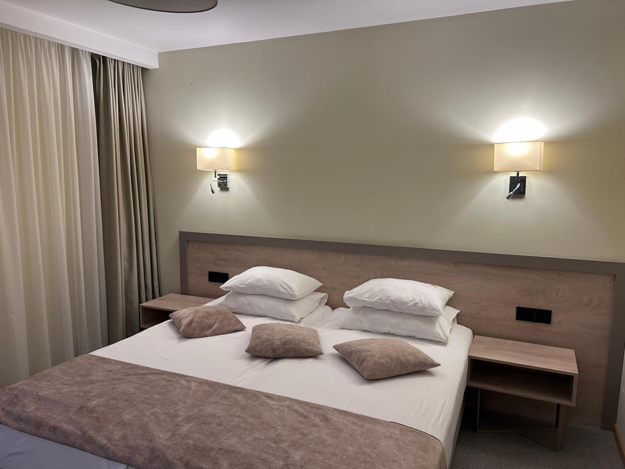 Hotel Siesta 우지체 외부 사진